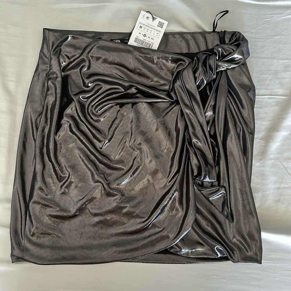 NEW WITH TAG ZARA SKIRT SIZE M